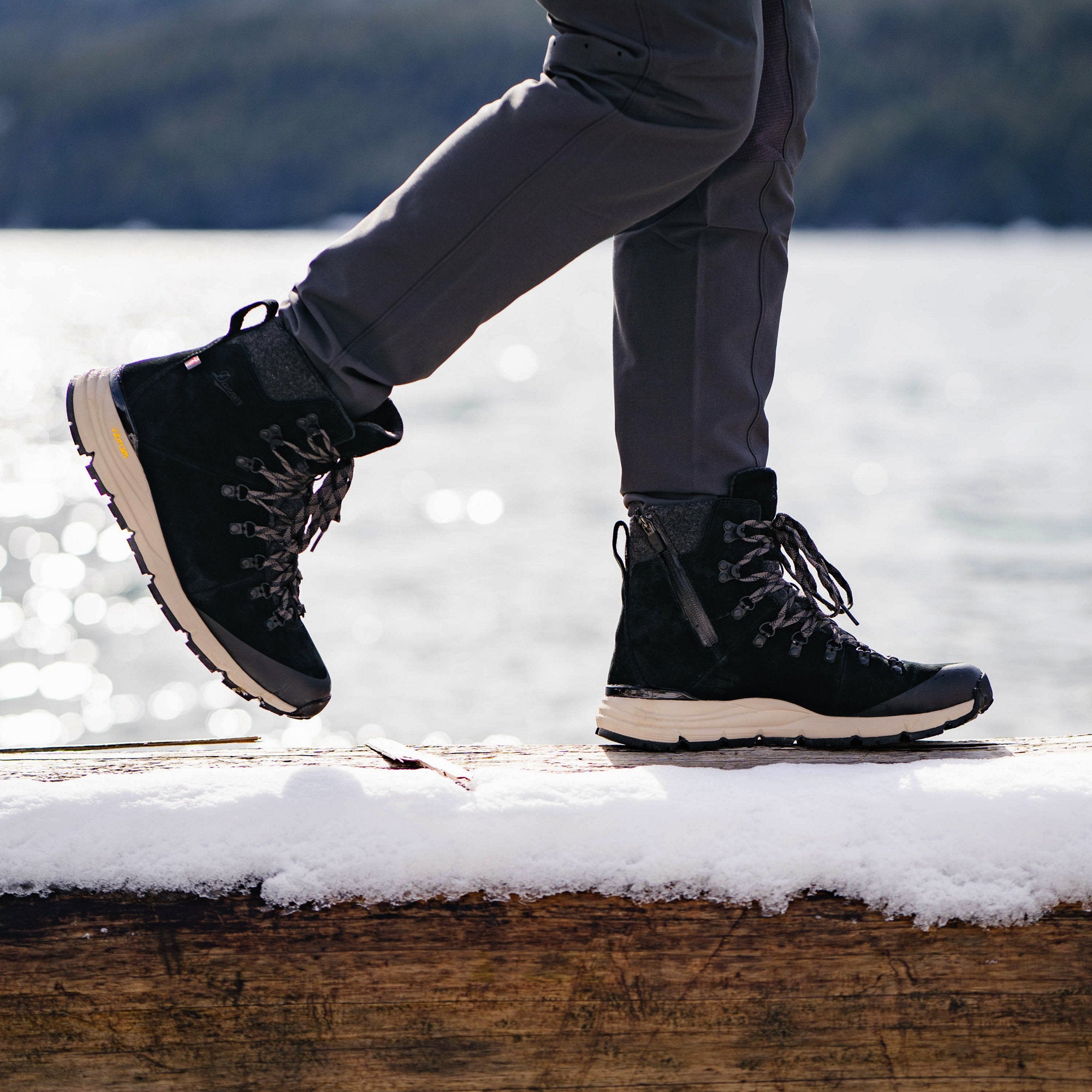 DANNER Arctic 600 Side Zip Boot Black Brown 200G