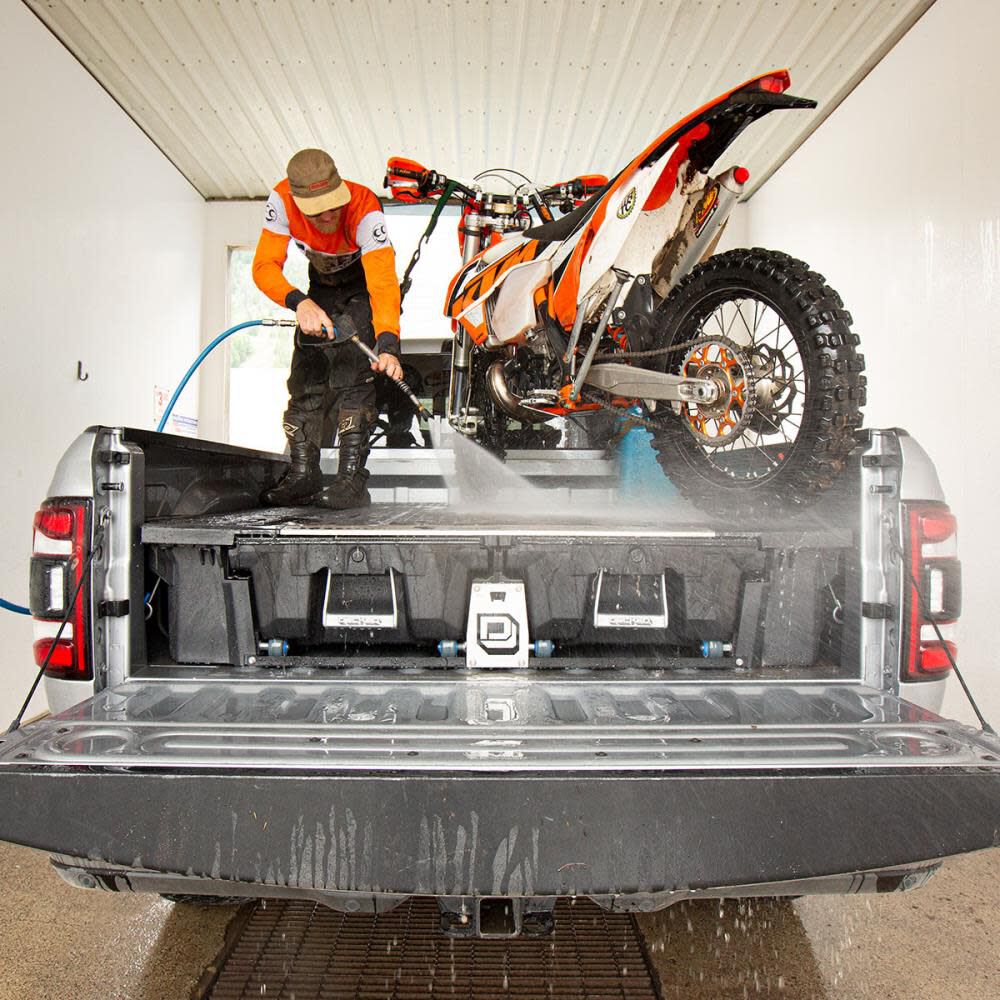 Decked online bike rack